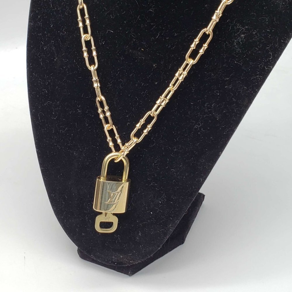 100% Auth Louis Vuitton Lock & Key with Unbranded Gold Plated Chain Necklace - Picture 6 of 11